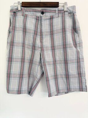 Travis Mathew Men’s 32 Plaid Golf Shorts Gray Red Blue Stretch Casual Shorts